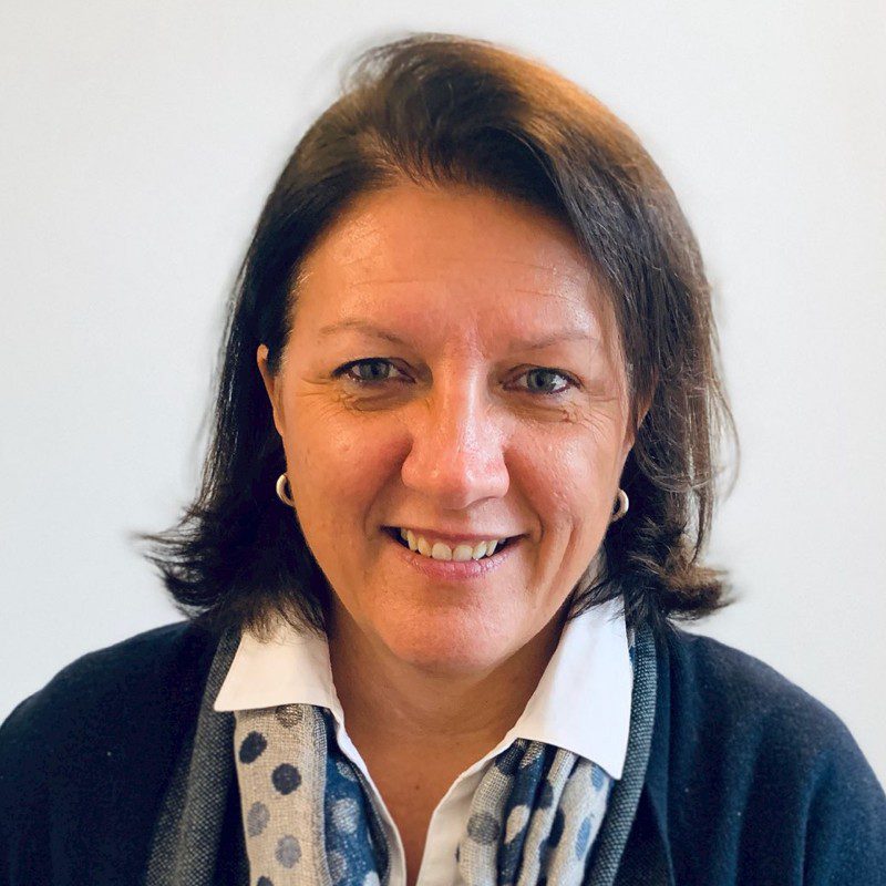 Karine Ploton - Agence immobilière Ouest Lyonnais spécialisée vente maison ou vente appartement Lyon Ouest.