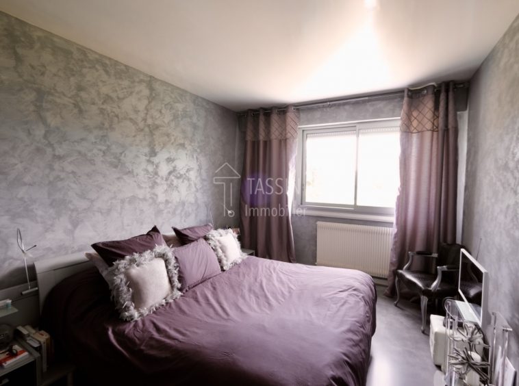 Grand appartement à Tassin 5 chambres au calme - Chambre 3