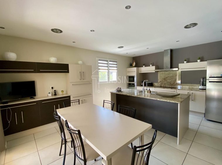 Maison_5_Pieces_Piscine_Cuisine_Neuve