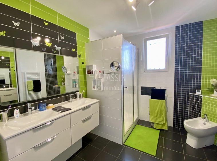 Maison_5_Pieces_Piscine_Salle_de_Bain