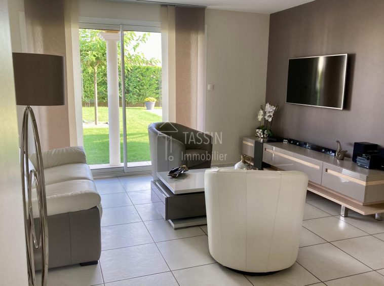 Maison_5_Pieces_Piscine_Salon