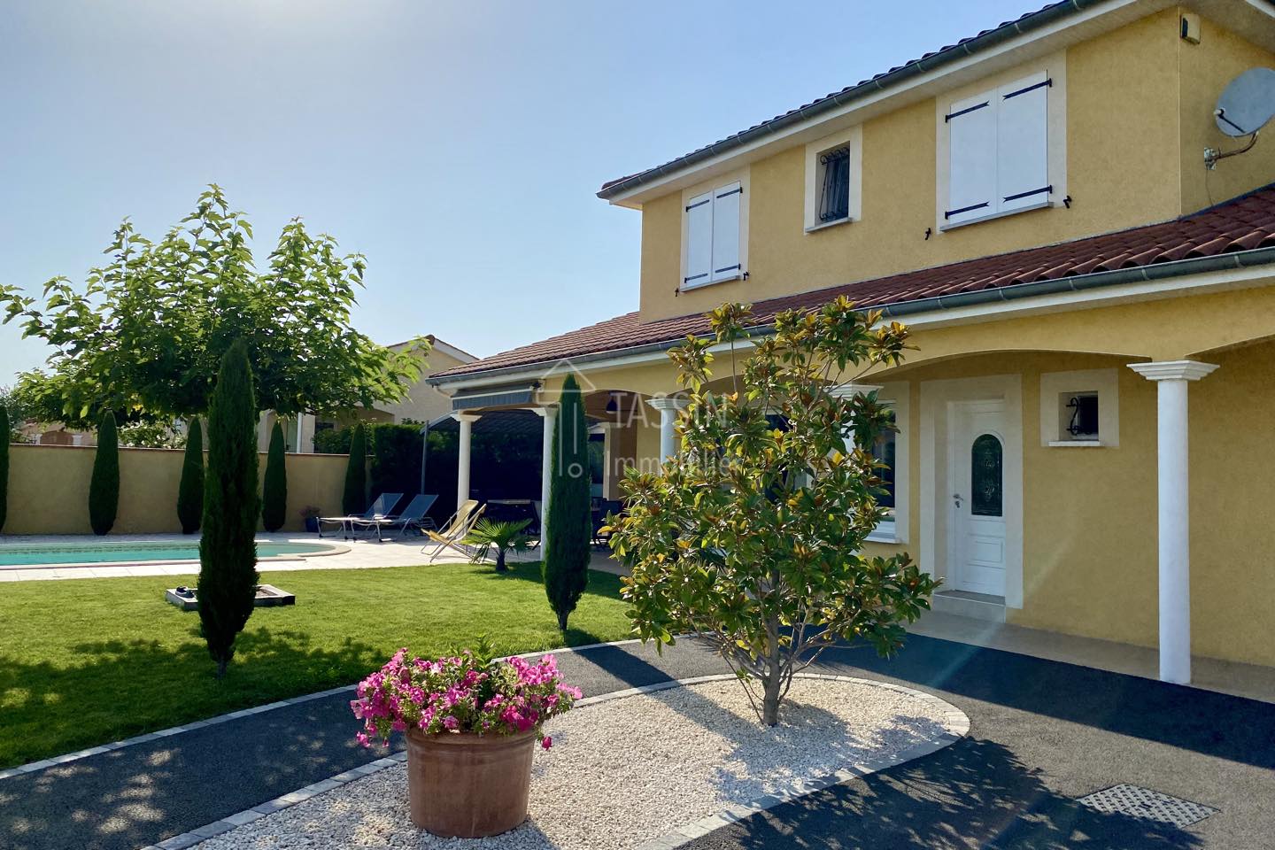 Maison_5_Pieces_Piscine_Terrain