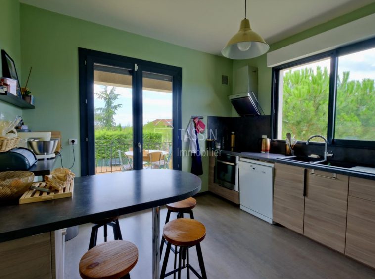 Maison Craponne 6 Pieces 220m2 Cuisine