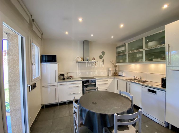 Maison Ecully 7 pièces cuisine