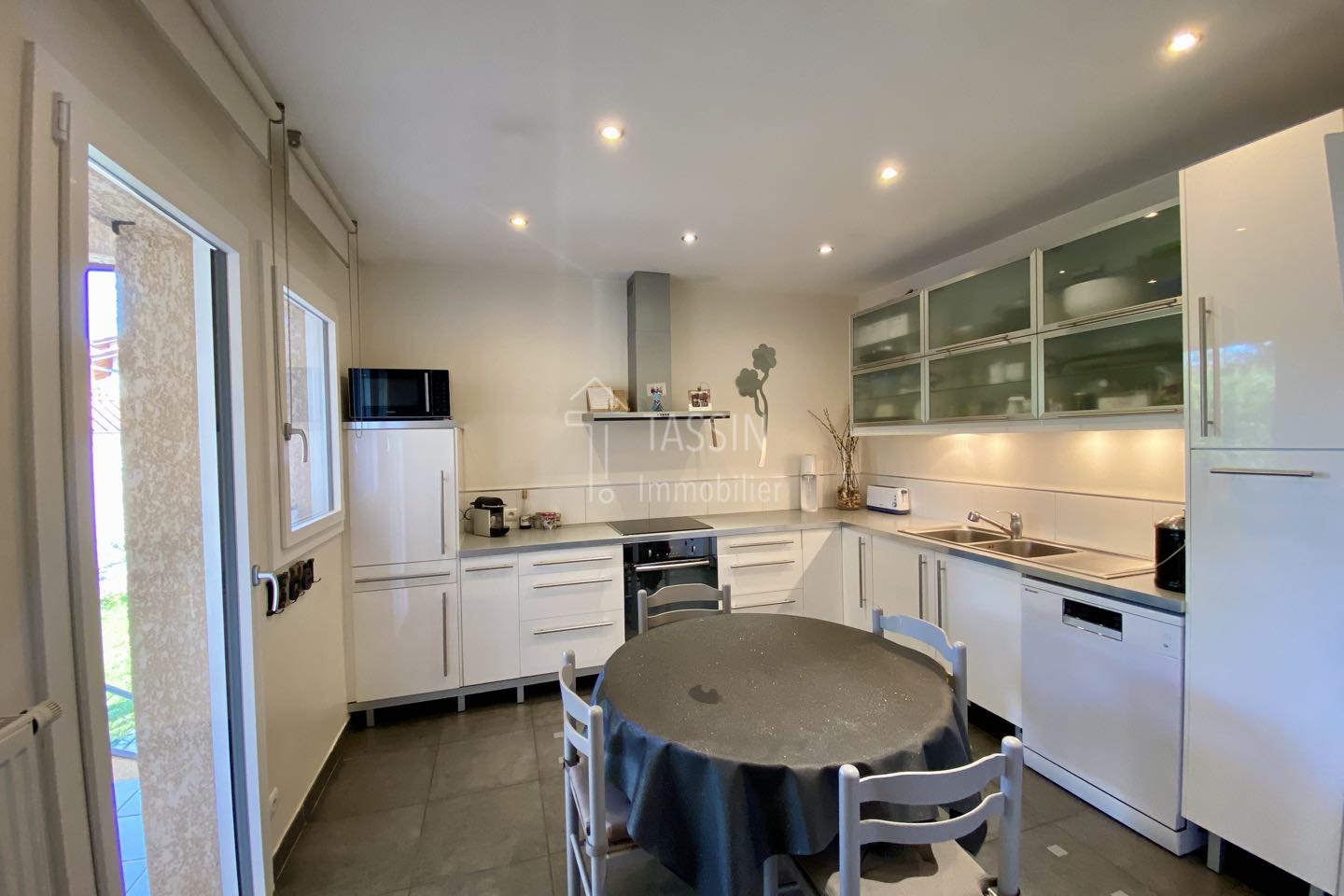 Maison Ecully 7 pièces cuisine