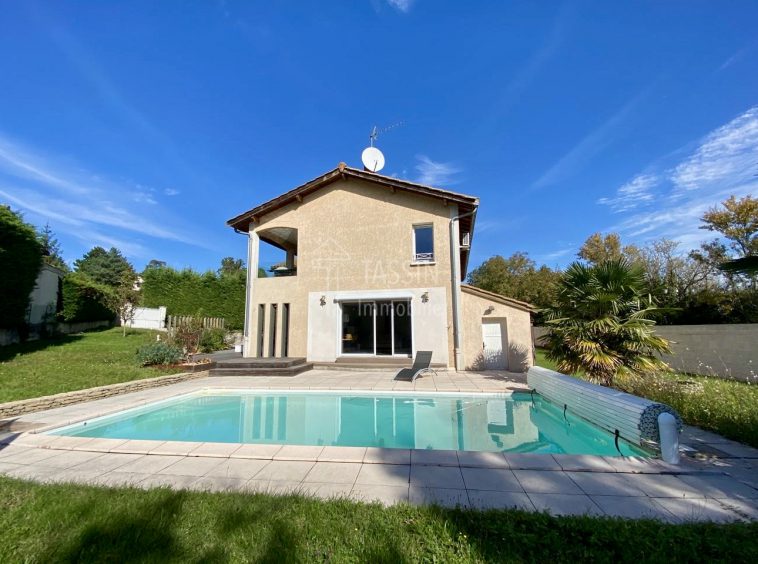 Maison Ecully 7 pieces piscine 2