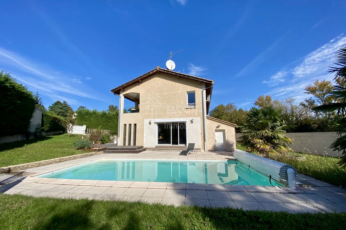 Maison Ecully 7 pieces piscine 2