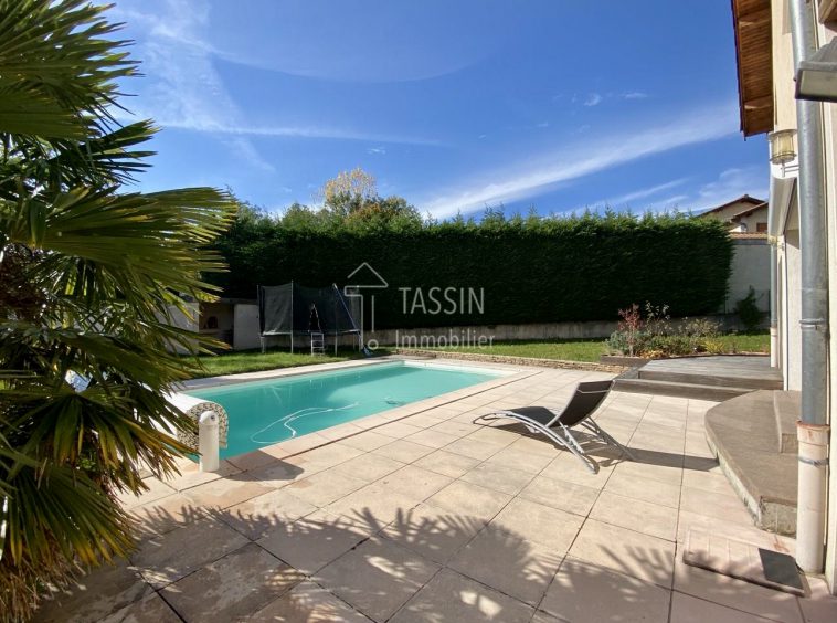 Maison Ecully 7 pieces piscine 1
