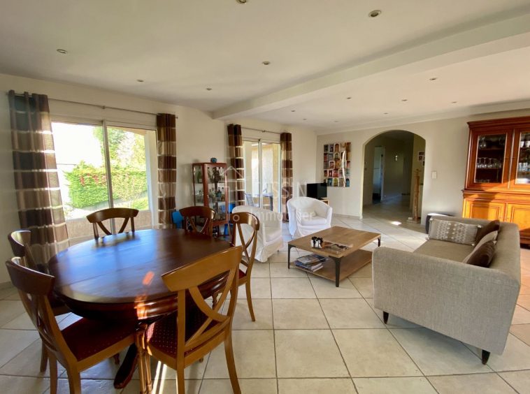 Maison Ecully 7 pièces salle à manger salon