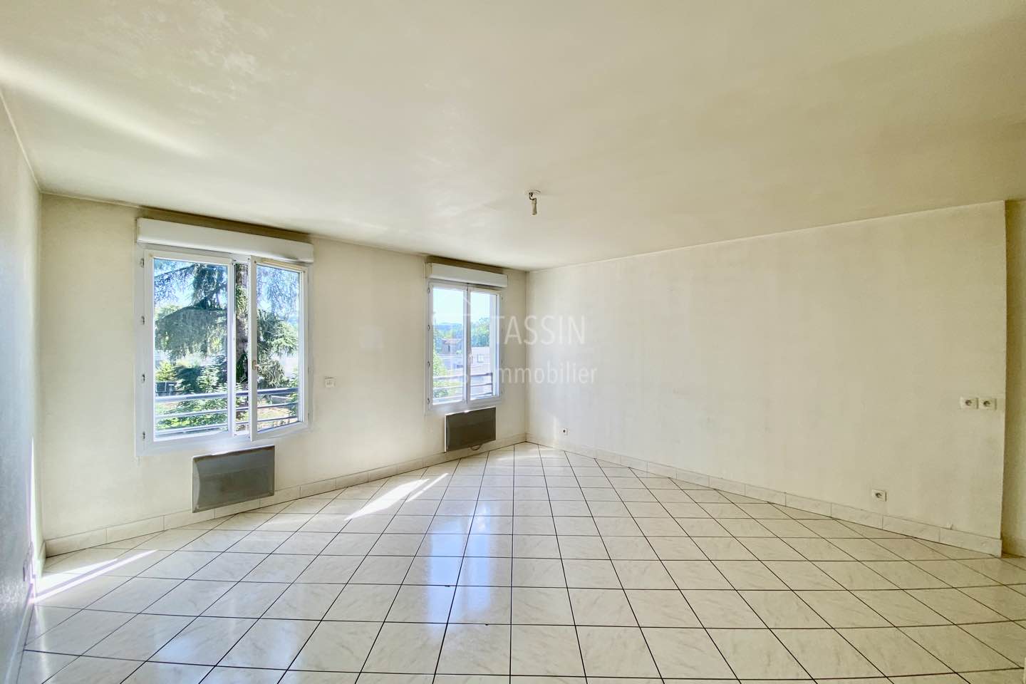 Studio Lyon 5 Piece 2