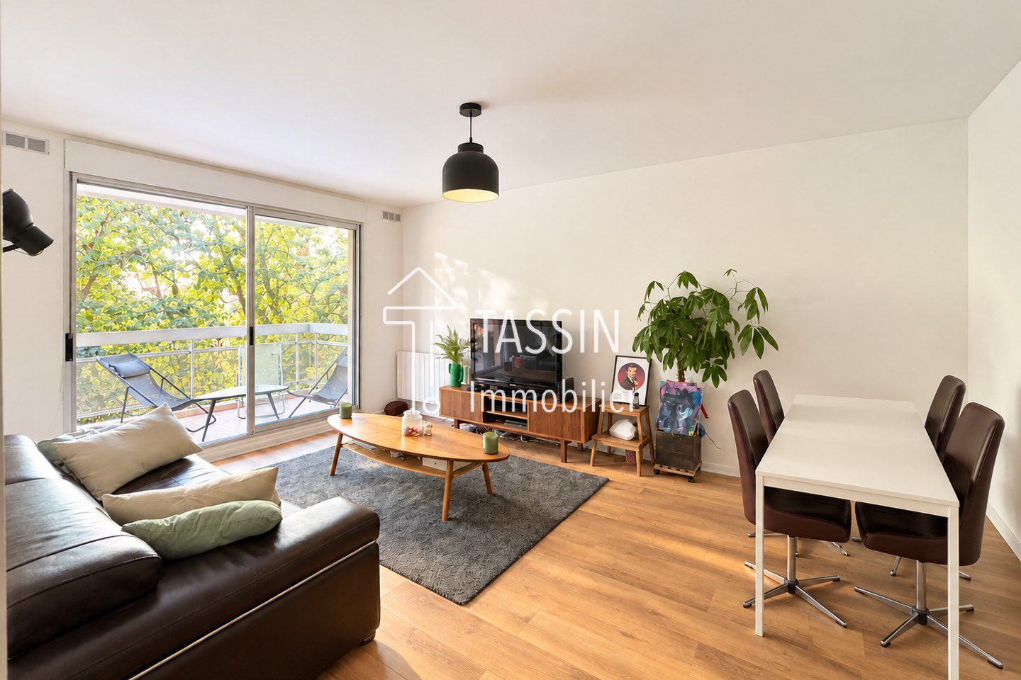 28901 TASSIN – T2 rénové vendu loué