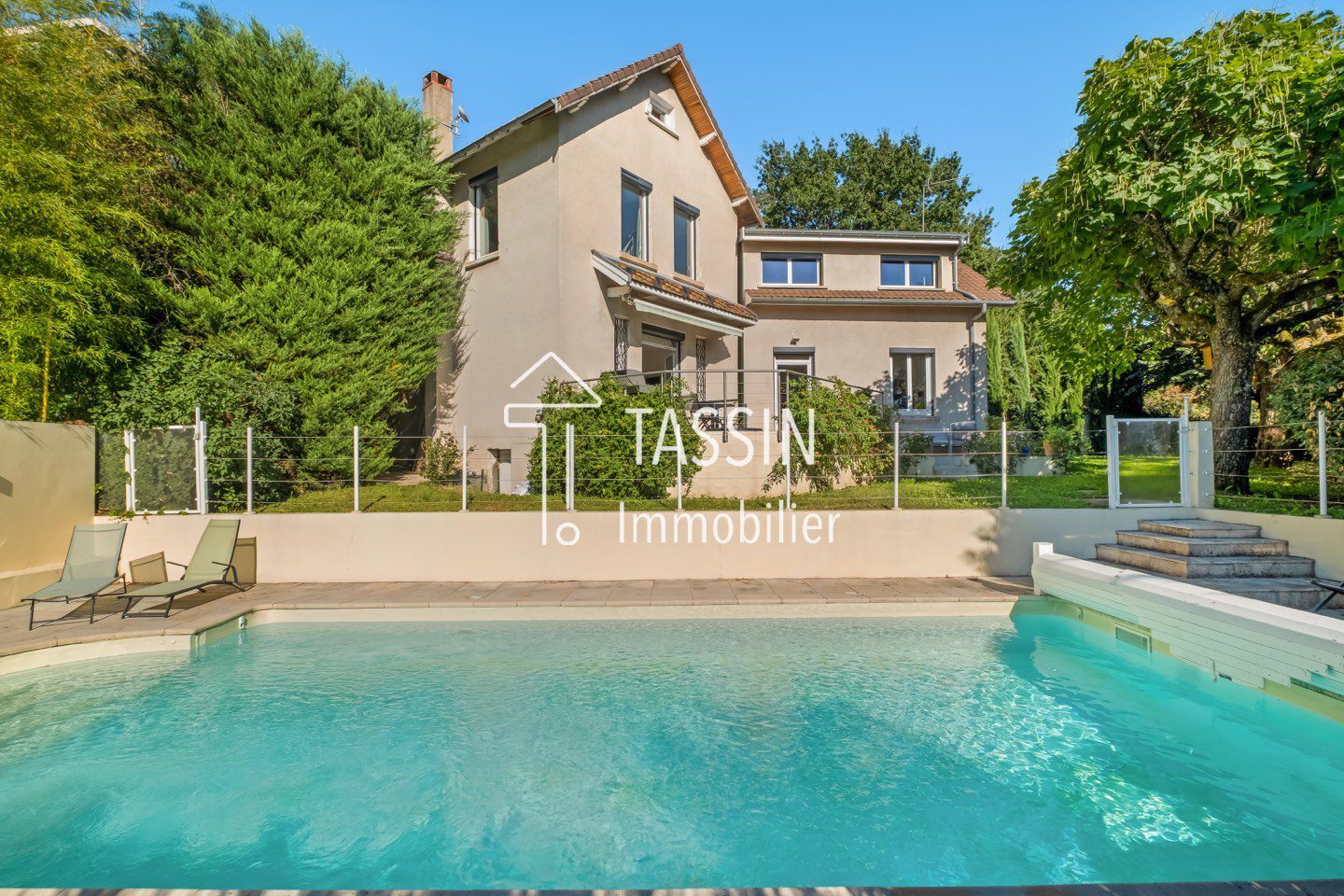 55301 Francheville – maison ancienne avec piscine et vue dégagée