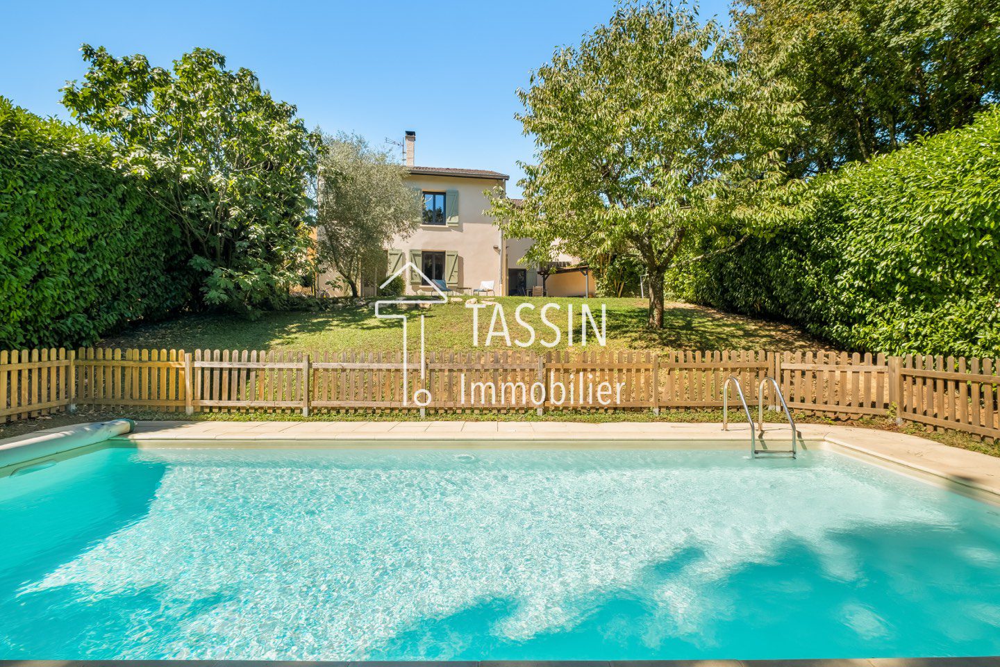 56101 Dardilly-le-Haut Maison familiale avec piscine sans vis à vis