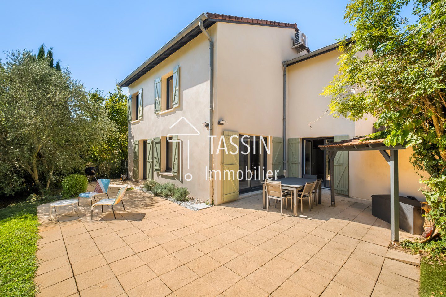 Dardilly-le-Haut Maison familiale avec piscine sans vis à vis